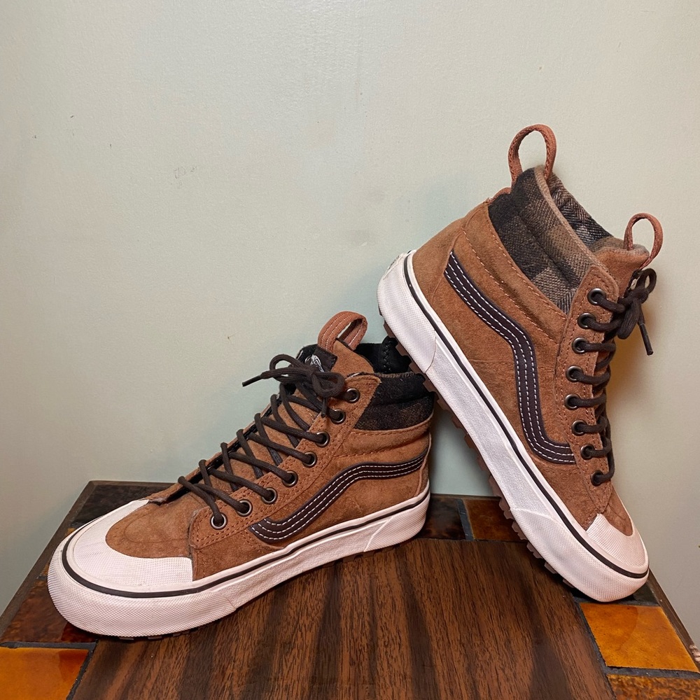 Unisex Vans sk8 hi all weather mte women’s 6.5 men’s 5.0.